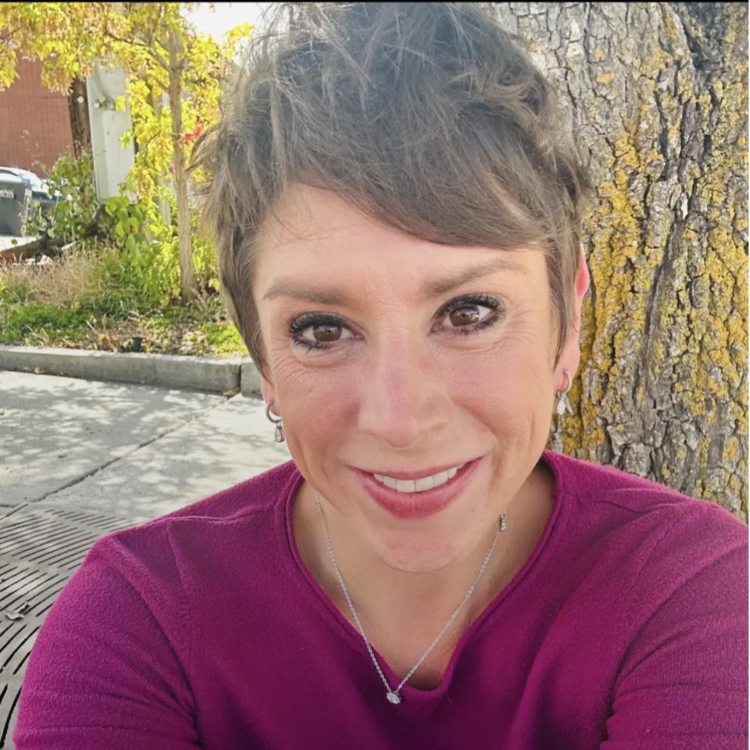 Headshot of the therapist